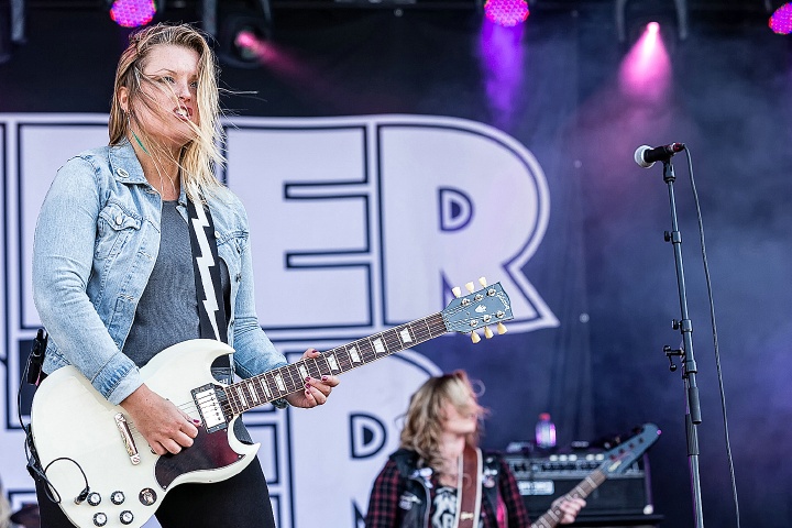 ThunderMother @ Alcatraz Metal Fest 2016, picture 27, photographed by Edwin Houdevelt - FrontView Magazine