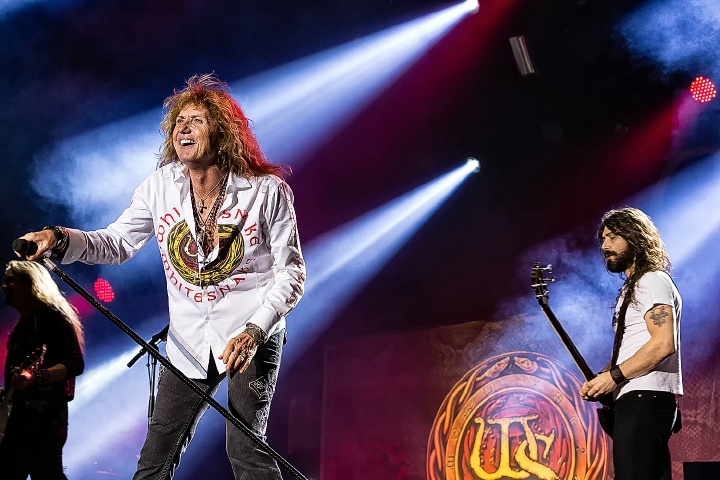 Whitesnake @ Alcatraz Metal Fest 2016, foto 1, foto's door Edwin Houdevelt - FrontView Magazine
