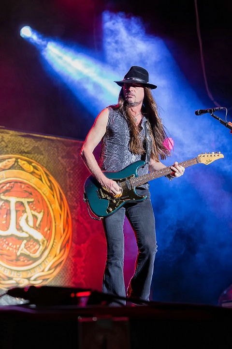 Whitesnake @ Alcatraz Metal Fest 2016, foto 8, foto's door Edwin Houdevelt - FrontView Magazine