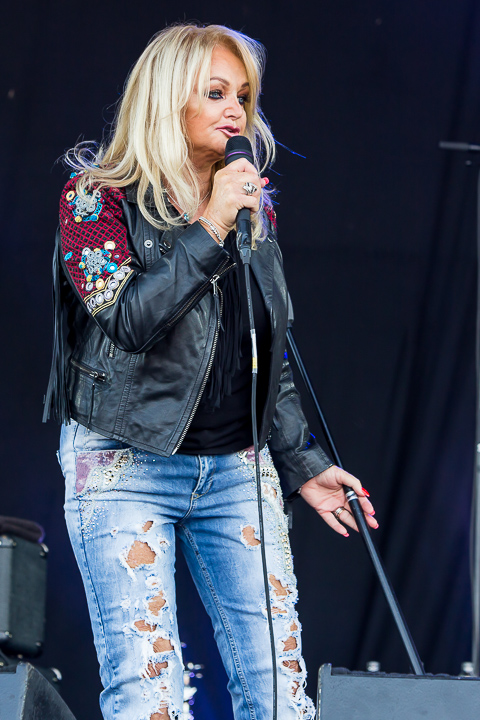 Bonnie Tyler @ Nostalgie Beach Festival, picture 2, photographed by Marc Verdonck - FrontView Magazine
