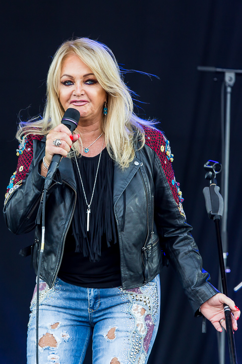Bonnie Tyler @ Nostalgie Beach Festival, picture 3, photographed by Marc Verdonck - FrontView Magazine