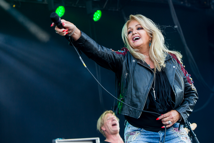 Bonnie Tyler @ Nostalgie Beach Festival, picture 12, photographed by Marc Verdonck - FrontView Magazine