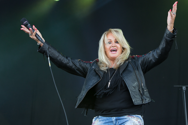 Bonnie Tyler @ Nostalgie Beach Festival, picture 17, photographed by Marc Verdonck - FrontView Magazine