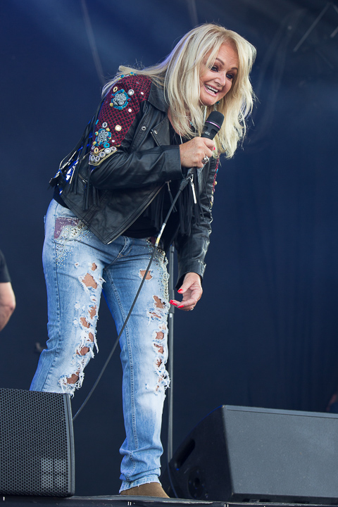 Bonnie Tyler @ Nostalgie Beach Festival, picture 18, photographed by Marc Verdonck - FrontView Magazine