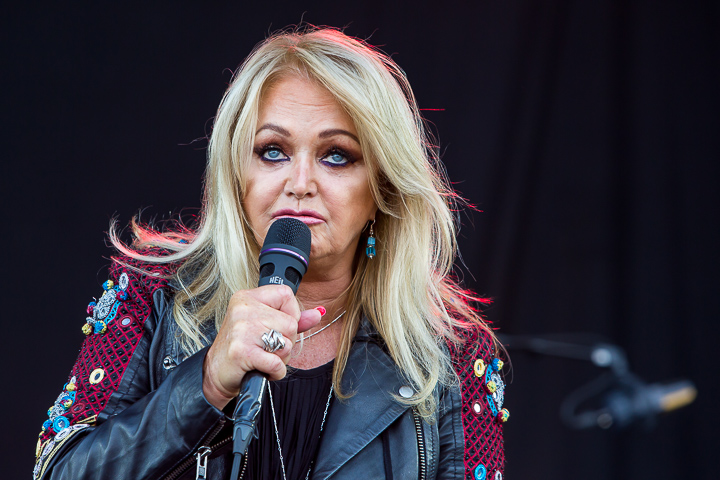 Bonnie Tyler @ Nostalgie Beach Festival, picture 20, photographed by Marc Verdonck - FrontView Magazine