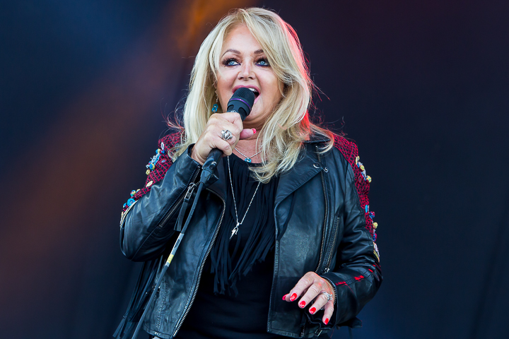 Bonnie Tyler @ Nostalgie Beach Festival, picture 23, photographed by Marc Verdonck - FrontView Magazine