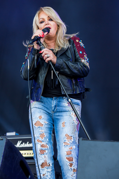Bonnie Tyler @ Nostalgie Beach Festival, picture 26, photographed by Marc Verdonck - FrontView Magazine