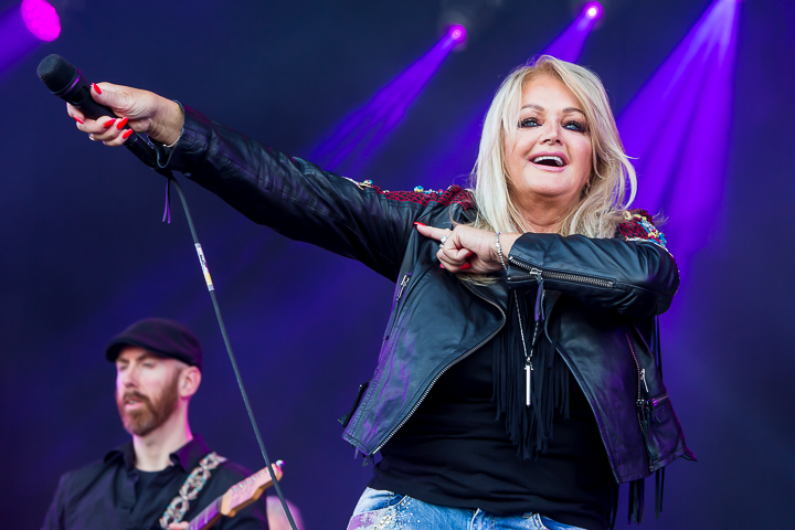 Bonnie Tyler @ Nostalgie Beach Festival, picture 27, photographed by Marc Verdonck - FrontView Magazine