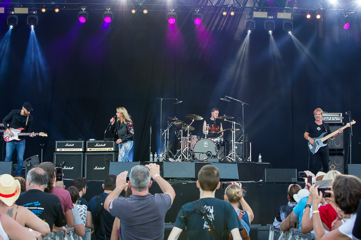 Bonnie Tyler @ Nostalgie Beach Festival, picture 28, photographed by Marc Verdonck - FrontView Magazine