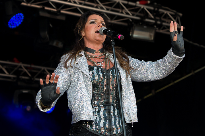 Jenny Berggren @ Nostalgie Beach Festival, picture 2, photographed by Marc Verdonck - FrontView Magazine