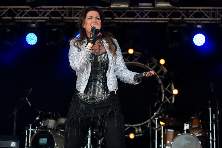 Jenny Berggren @ Nostalgie Beach Festival, picture 4, photographed by Marc Verdonck - FrontView Magazine