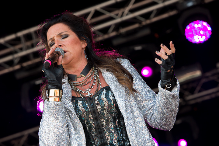 Jenny Berggren @ Nostalgie Beach Festival, picture 11, photographed by Marc Verdonck - FrontView Magazine