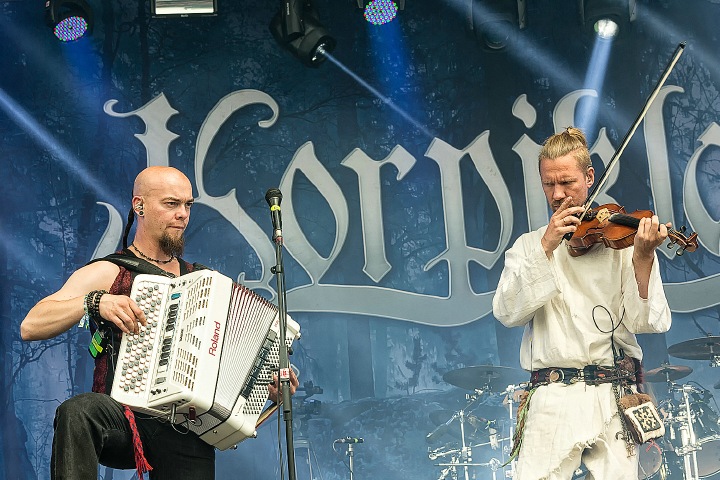 Korpiklaani @ Alcatraz Metal Fest 2016, foto 16, foto's door Edwin Houdevelt - FrontView Magazine