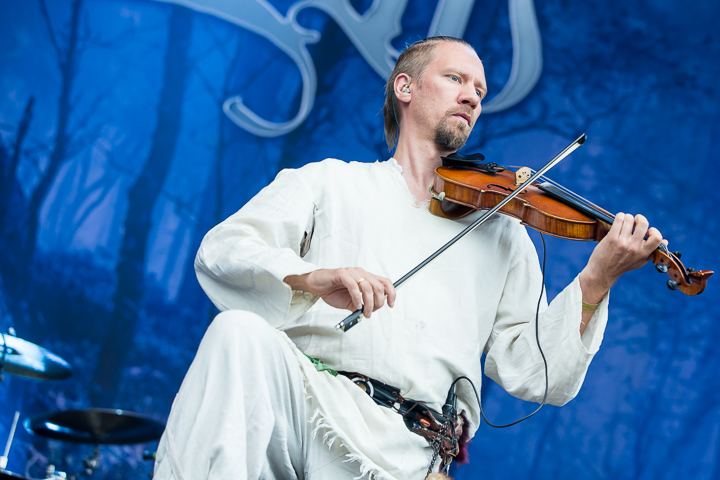 Korpiklaani @ Into The Grave 2016, picture 7, photographed by Dorien Goetschalckx - FrontView Magazine