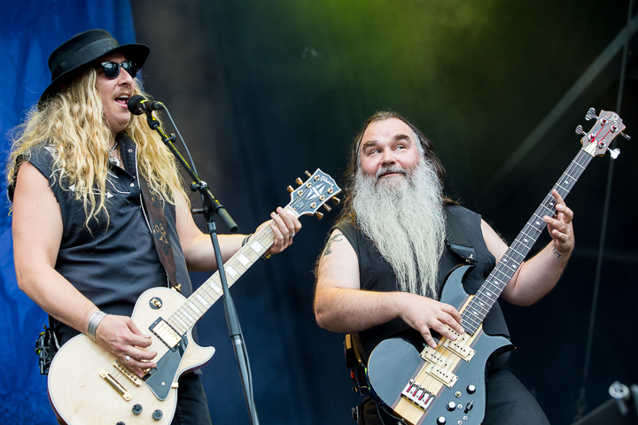 Korpiklaani @ Into The Grave 2016, picture 9, photographed by Dorien Goetschalckx - FrontView Magazine