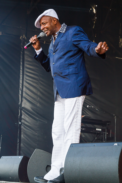 Leee John @ Nostalgie Beach Festival, picture 2, photographed by Marc Verdonck - FrontView Magazine