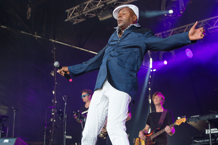 Leee John @ Nostalgie Beach Festival, picture 12, photographed by Marc Verdonck - FrontView Magazine