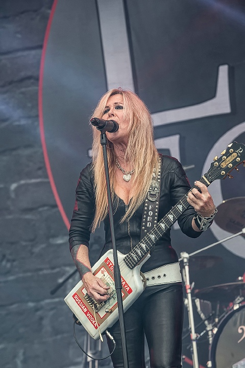 Lita Ford @ Alcatraz Metal Fest 2016, foto 11, foto's door Edwin Houdevelt - FrontView Magazine