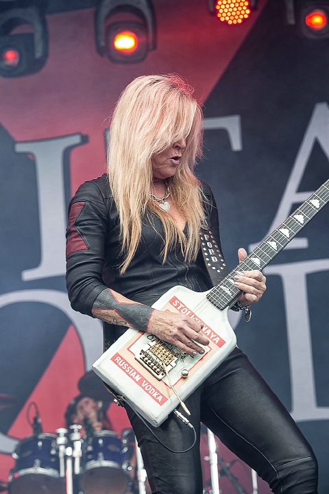 Lita Ford @ Alcatraz Metal Fest 2016, foto 13, foto's door Edwin Houdevelt - FrontView Magazine