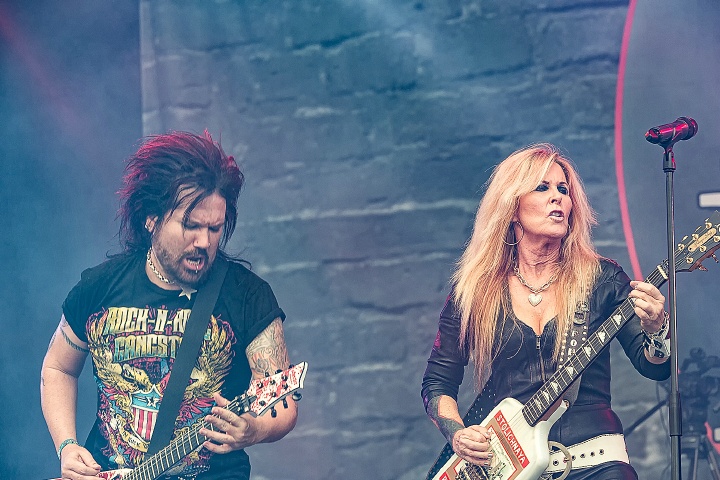 Lita Ford @ Alcatraz Metal Fest 2016, foto 16, foto's door Edwin Houdevelt - FrontView Magazine