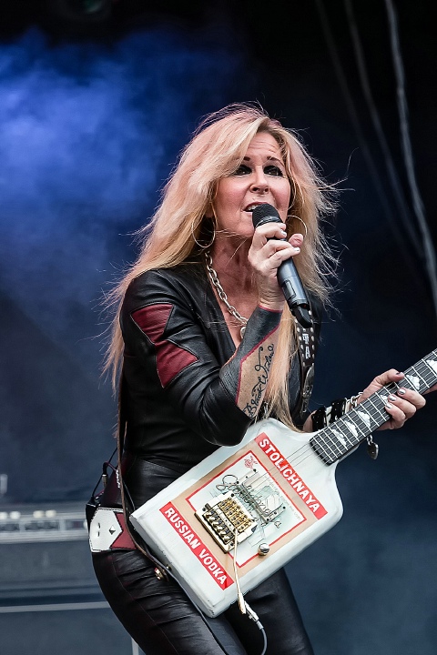 Lita Ford @ Alcatraz Metal Fest 2016, foto 23, foto's door Edwin Houdevelt - FrontView Magazine
