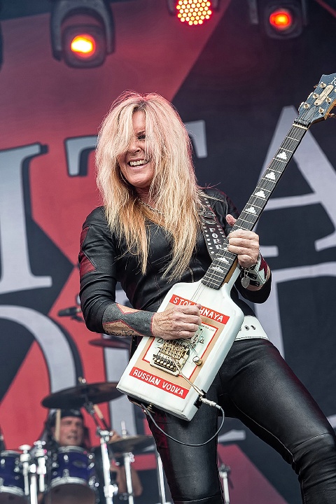Lita Ford @ Alcatraz Metal Fest 2016, foto 25, foto's door Edwin Houdevelt - FrontView Magazine