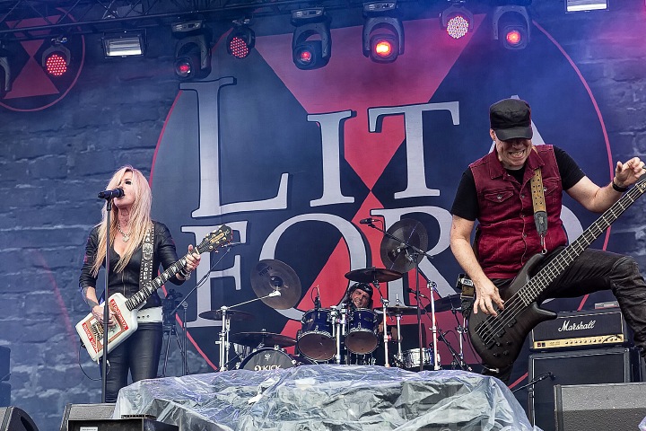 Lita Ford @ Alcatraz Metal Fest 2016, foto 27, foto's door Edwin Houdevelt - FrontView Magazine