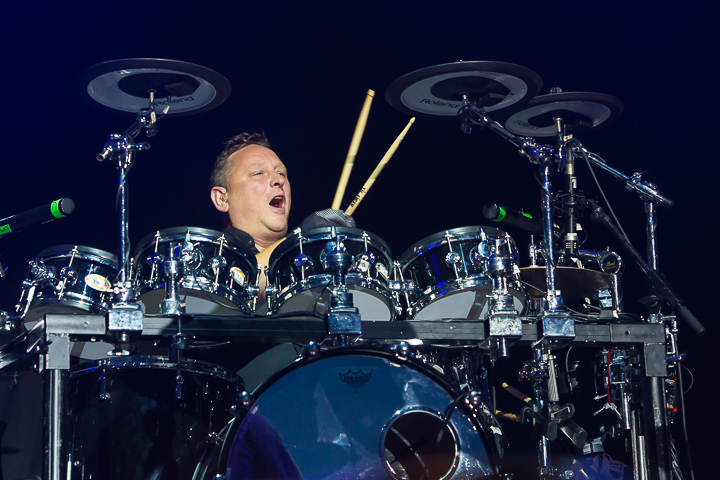 O.M.D. @ Nostalgie Beach Festival, picture 3, photographed by Marc Verdonck - FrontView Magazine