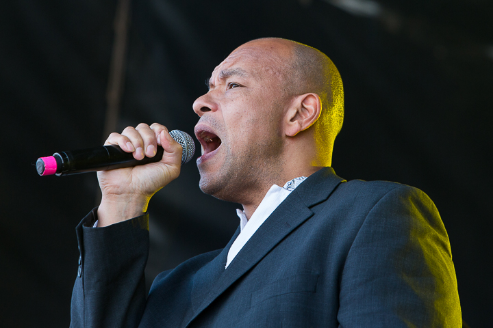 Roland Gift @ Nostalgie Beach Festival, picture 2, photographed by Marc Verdonck - FrontView Magazine