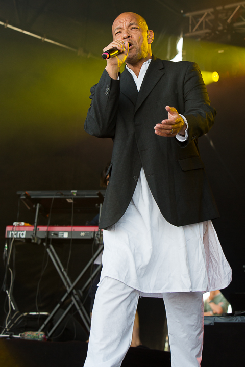 Roland Gift @ Nostalgie Beach Festival, picture 5, photographed by Marc Verdonck - FrontView Magazine