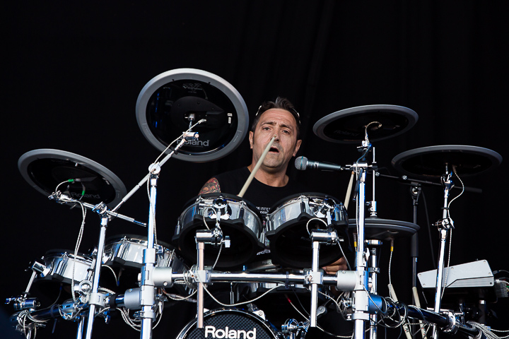 Schmutz @ Nostalgie Beach Festival, picture 3, photographed by Marc Verdonck - FrontView Magazine