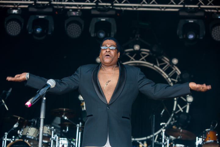 Sydney Youngblood @ Nostalgie Beach Festival, picture 8, photographed by Marc Verdonck - FrontView Magazine
