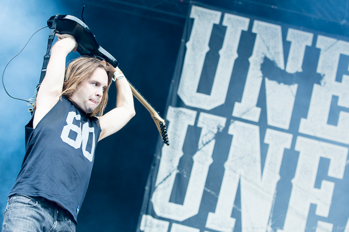 Unearth @ Into The Grave 2016, picture 3, photographed by Dorien Goetschalckx - FrontView Magazine