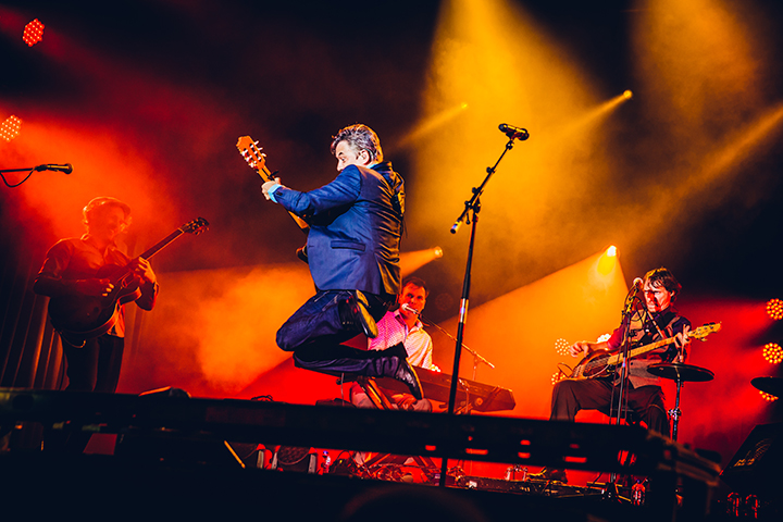 Bart Peeters @ Marktrock Aalst 2016, foto 11, foto's door Elke Briers - FrontView Magazine