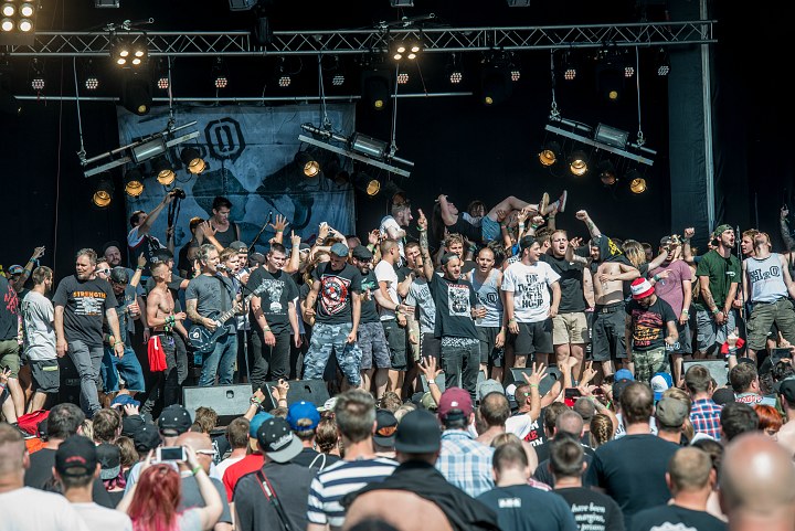 H2O @ Ieper Hardcore Fest, picture 17, photographed by Luc Luyten - FrontView Magazine