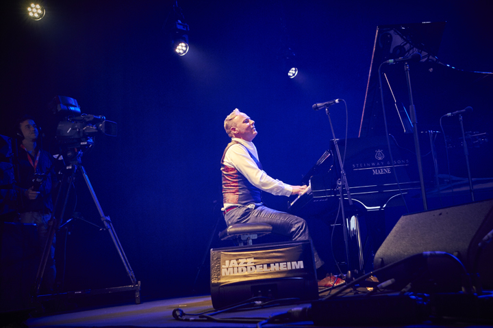 Jazz Middelheim - Zondag 14 augustus Avishai Cohen, Tutu Pouane, Jef Neve & Typhoon, STUFF. 'Hybrid Love', picture 35, photographed by Frederik Strobbe - FrontView Magazine