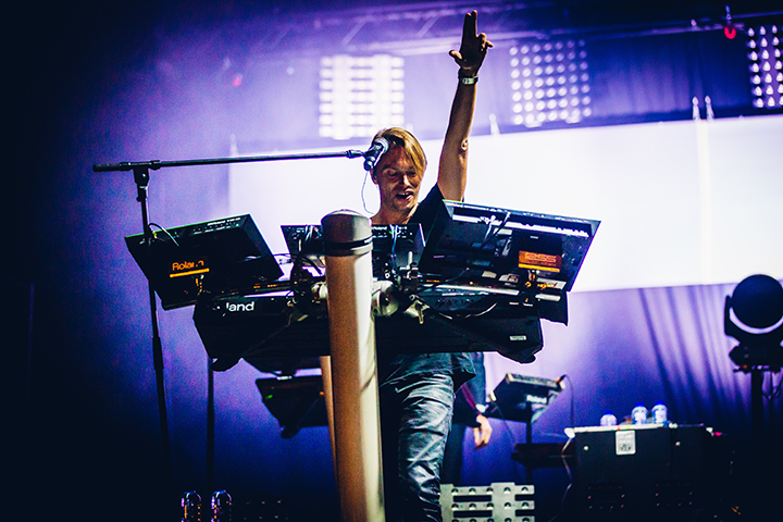 Milk Inc. @ Marktrock Aalst 2016, picture 5, photographed by Elke Briers - FrontView Magazine