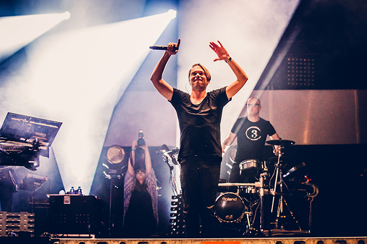 Milk Inc. @ Marktrock Aalst 2016, picture 12, photographed by Elke Briers - FrontView Magazine