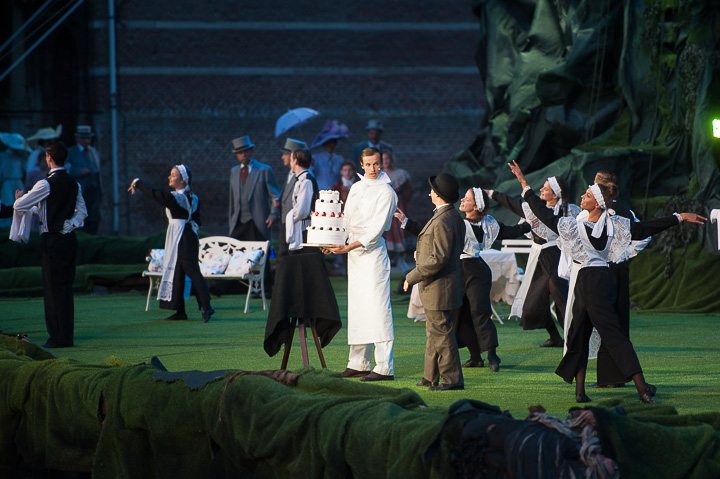 Première Albert 1 @ Kasteel de Merode, picture 1, photographed by Goele Bormans - FrontView Magazine