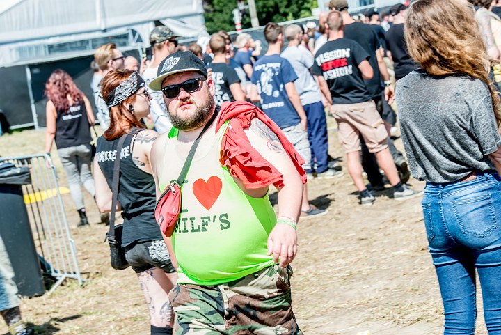 Sfeer en gezelligheid @ Ieper Hardcore Fest, picture 2, photographed by Luc Luyten - FrontView Magazine