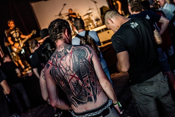 Sfeer en gezelligheid @ Ieper Hardcore Fest, picture 32, photographed by Luc Luyten - FrontView Magazine