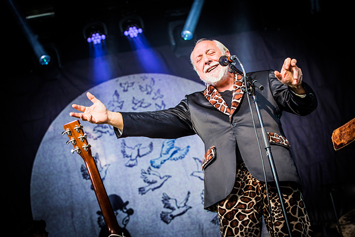 Urbanus & De Fanfaar @ Marktrock Aalst 2016, foto 6, foto's door Elke Briers - FrontView Magazine