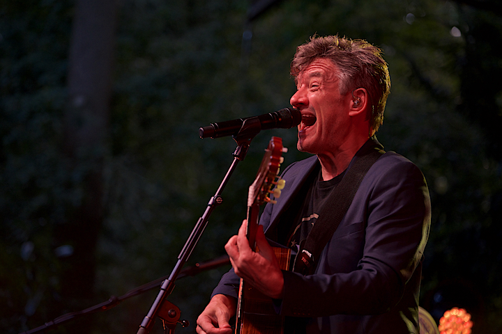 Bart Peeters @ OLT Rivierenhof, picture 10, photographed by James Van Roosbroeck - FrontView Magazine