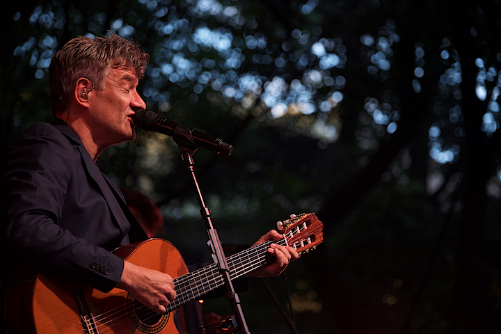 Bart Peeters @ OLT Rivierenhof, picture 11, photographed by James Van Roosbroeck - FrontView Magazine