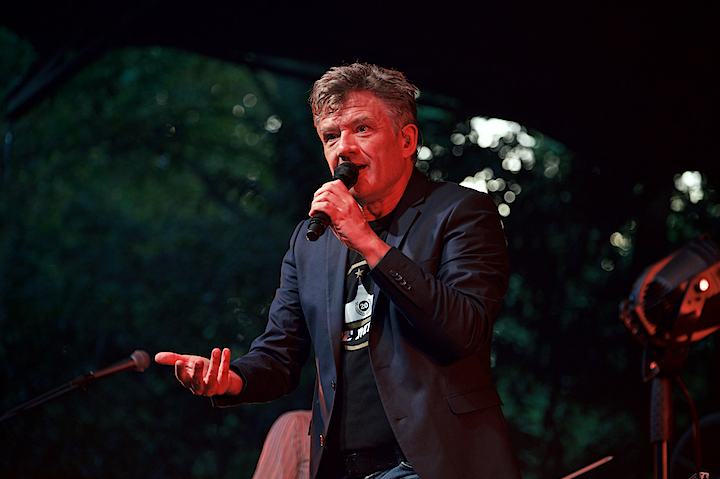 Bart Peeters @ OLT Rivierenhof, picture 25, photographed by James Van Roosbroeck - FrontView Magazine