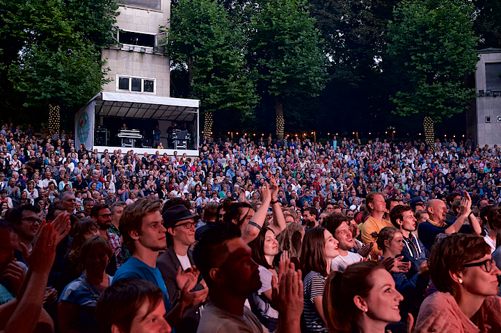 Bart Peeters @ OLT Rivierenhof, picture 45, photographed by James Van Roosbroeck - FrontView Magazine