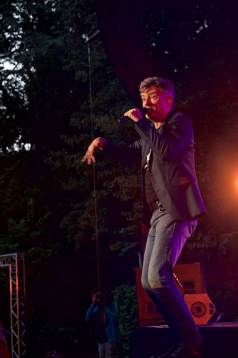 Bart Peeters @ OLT Rivierenhof, picture 46, photographed by James Van Roosbroeck - FrontView Magazine