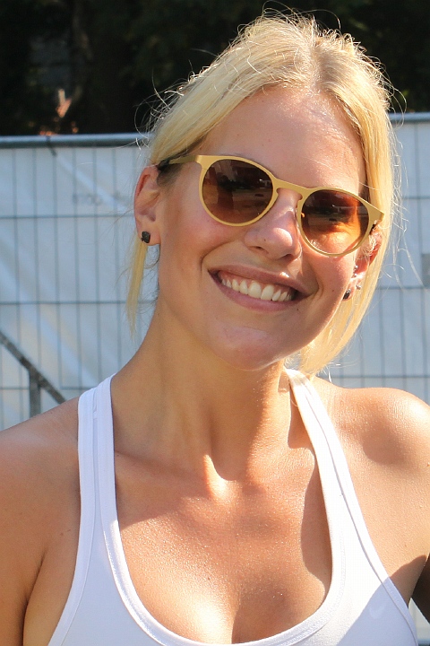 Eline Demunck @ Buitenbeenpop, Leopoldsburg, picture 2, photographed by Heidi Elen - FrontView Magazine