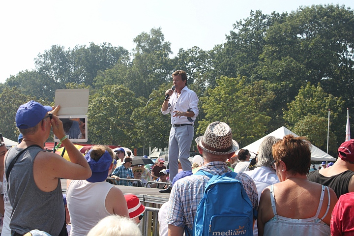 Jo Vally @ Buitenbeenpop, Leopoldsburg, picture 11, photographed by Heidi Elen - FrontView Magazine