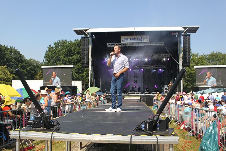 Mama's Jasje @ Buitenbeenpop, Leopoldsburg, picture 2, photographed by Heidi Elen - FrontView Magazine